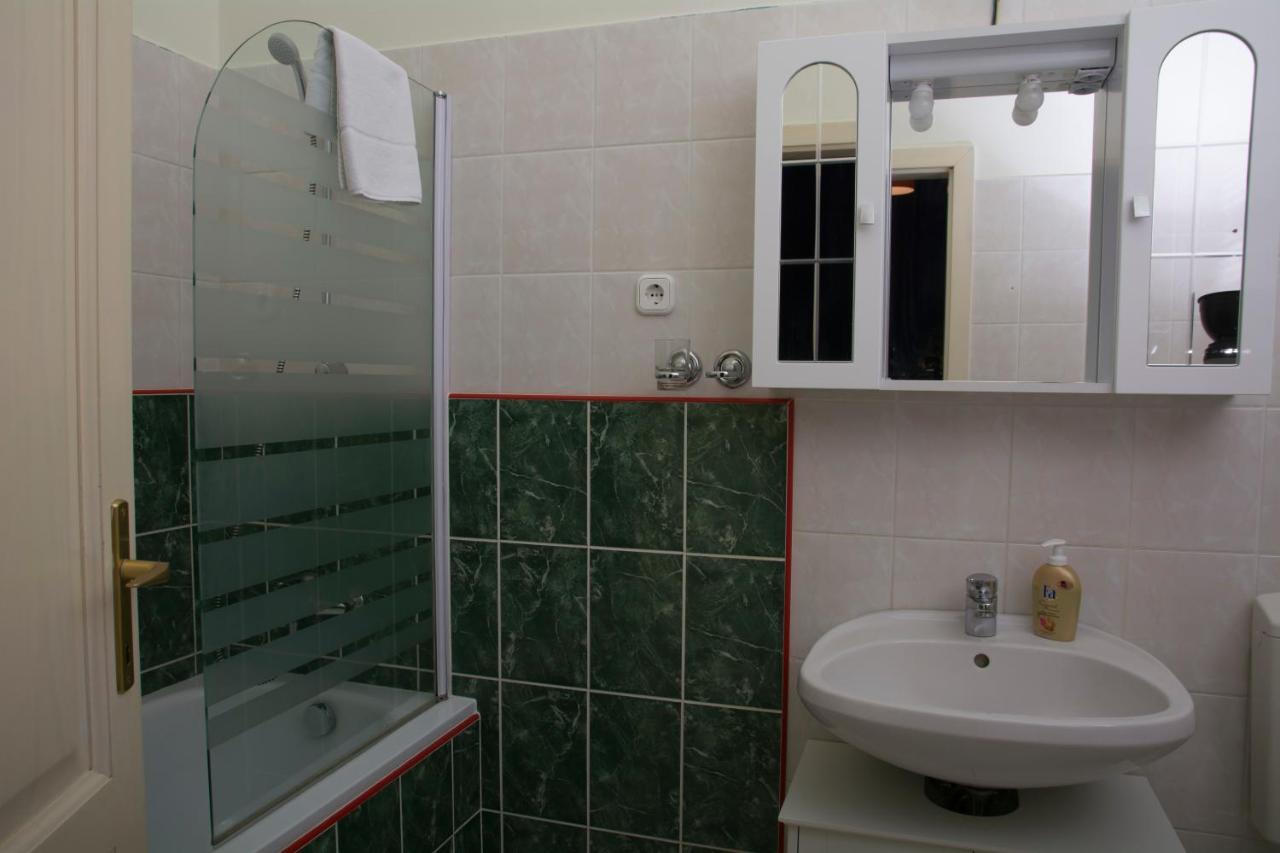 Theaterland Classic Apartments Budapest Bagian luar foto